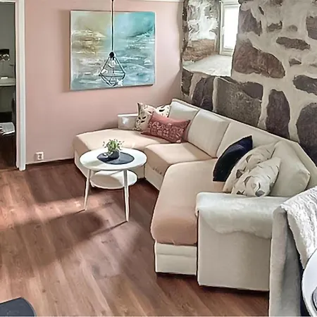 2 Bedroom Gorgeous In S דירה *
