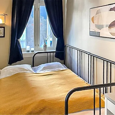 2 Bedroom Gorgeous In S *